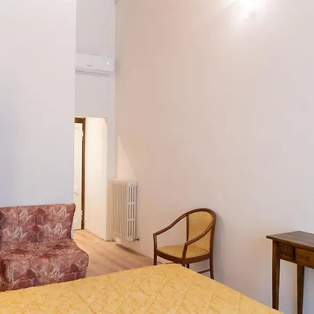 Отель Belvedere 2*