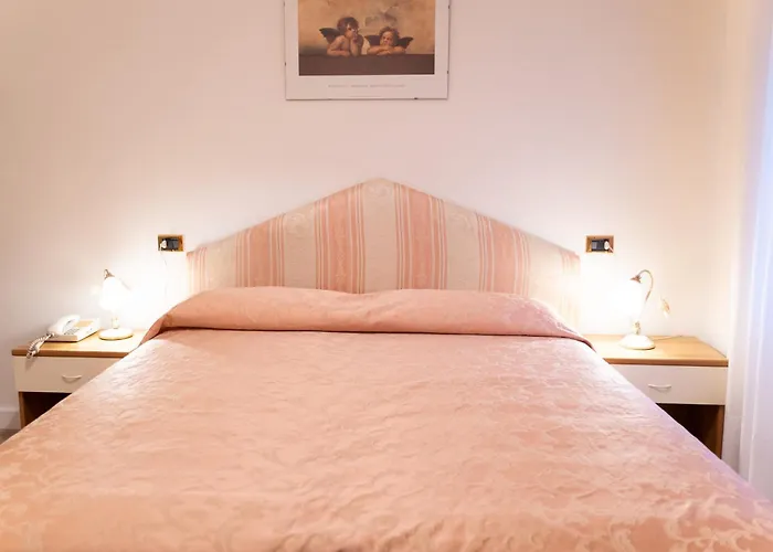 벨베데레 호텔 2*